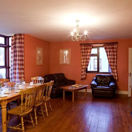 Gold Coast Holiday Homes & Suites *