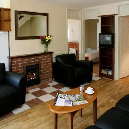 Gold Coast Holiday Homes & Suites Apartment *