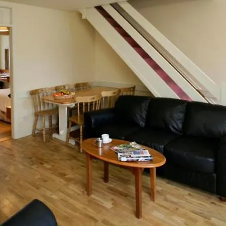 Gold Coast Holiday Homes & Suites